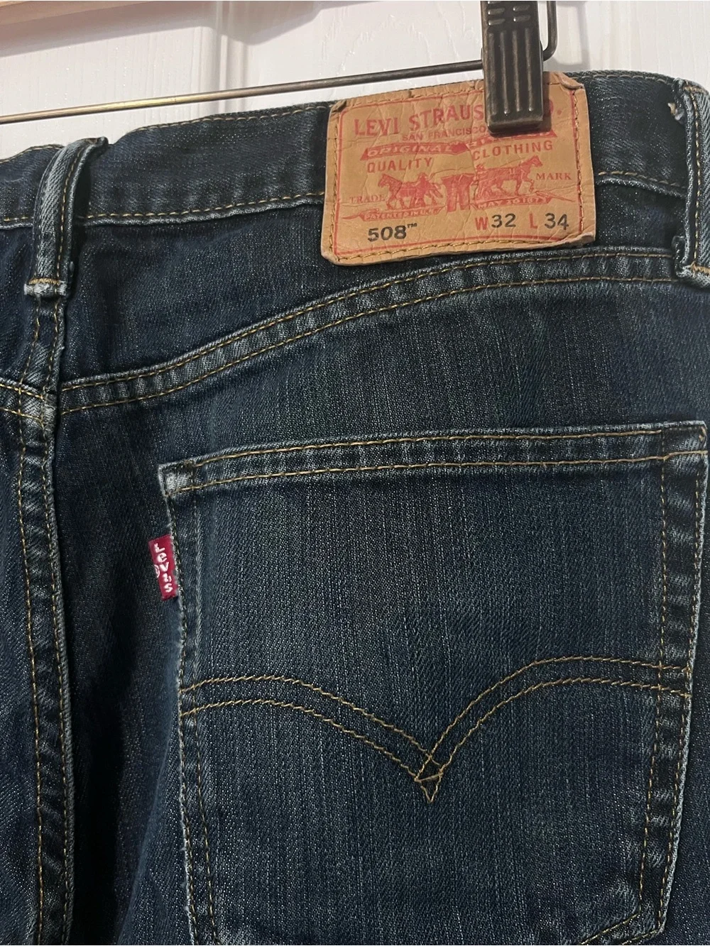 Levi’s 508 32x34 blue distressed men’s zip button